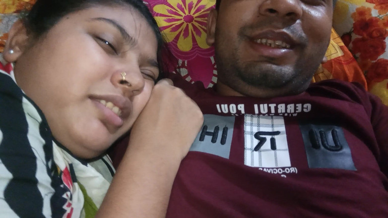 Desivideo: Desi coppia prima volta che viene