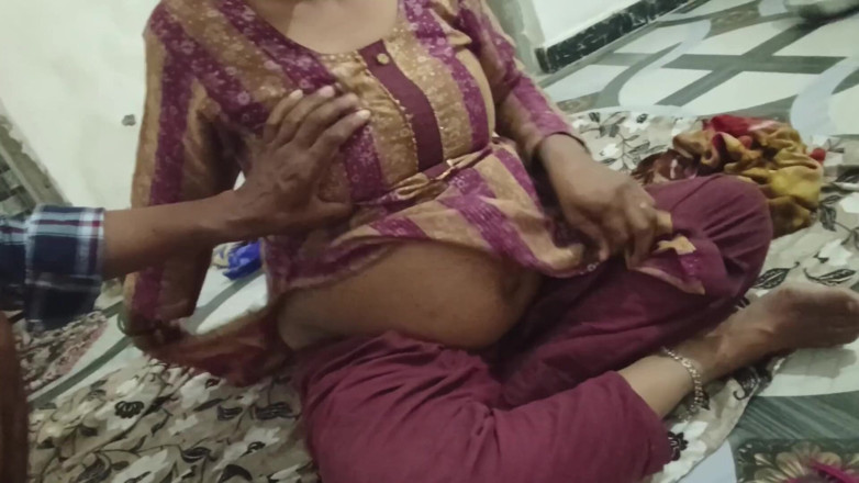 Bhabhi UP: Kocası hamileyken bile onu terk etmedi