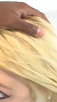 Alexis, blonde européenne en POV, gâte ta grosse bite noire avec sa branlette et sa pipe paradisiaques