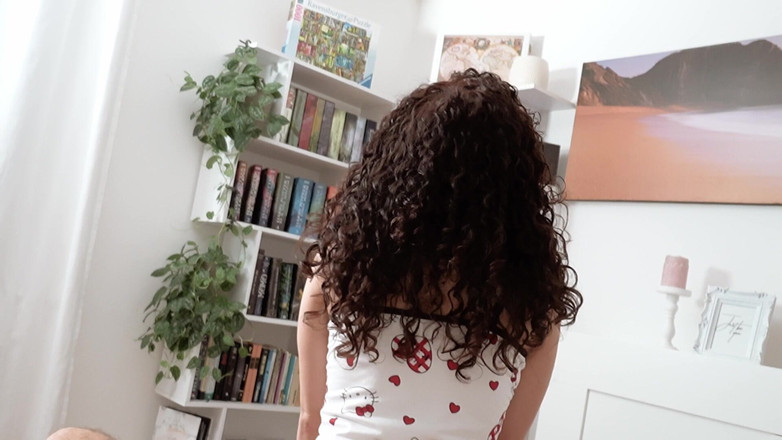 LittlePinky140: Nevlastní táta má na panice, když mě sleduje, jak si...