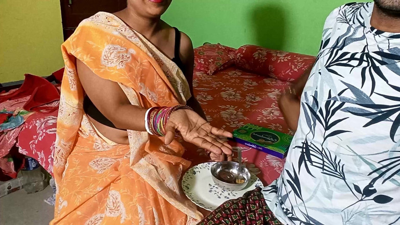FireeCouple: Auf Rakshabandhan hat stiefbruder seiner stiefschweder ein sehr einzigartiges geschenk...