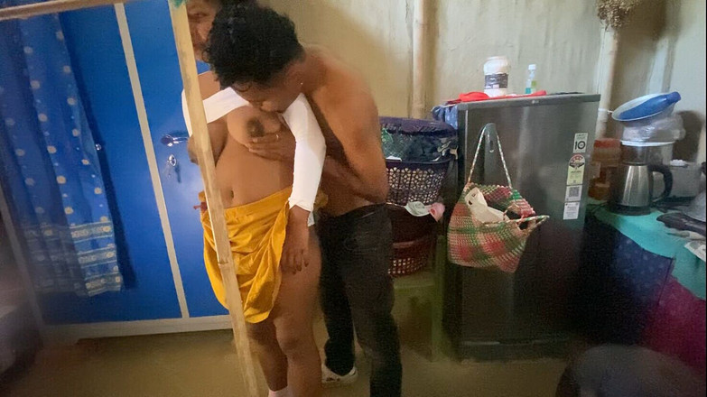 Jona: सौतेली बहन की पीछे से चुदाई