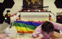 Gay Duplo: Video ile denemelere devam ediyor. Tek açının garip bir bakış...