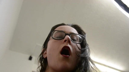 Elizabeth Hunny: Prim-plan cu orgasm