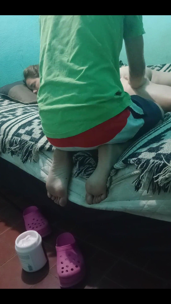 Fitcure1: Çıplak olana kadar krem ile masaj