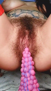 Il mio nuovo dildo mi fa venire molto caldo