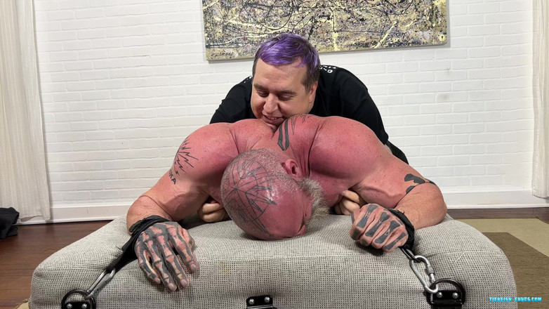 Ticklish Chubs: Rick mập mạp bị cù