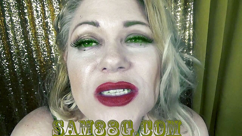 Samantha 38G: 妖艶な瞳