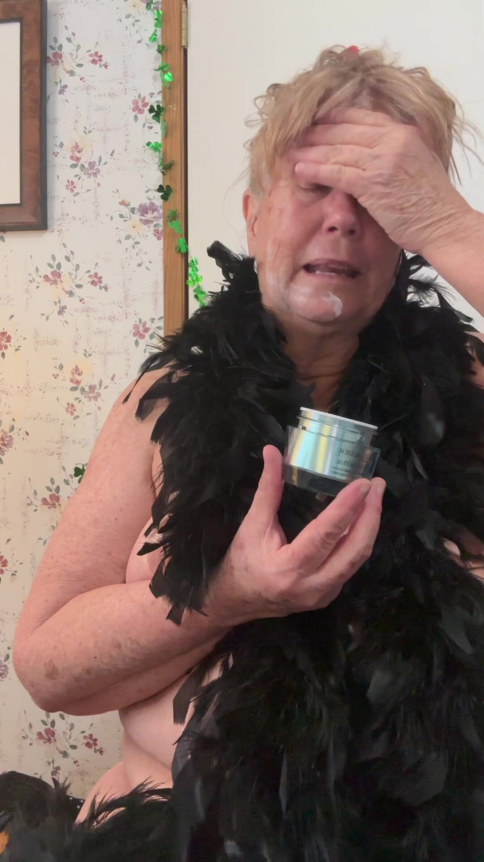 Big Ass 4 U: Nungguin dicrot di wajahku sama smuamu