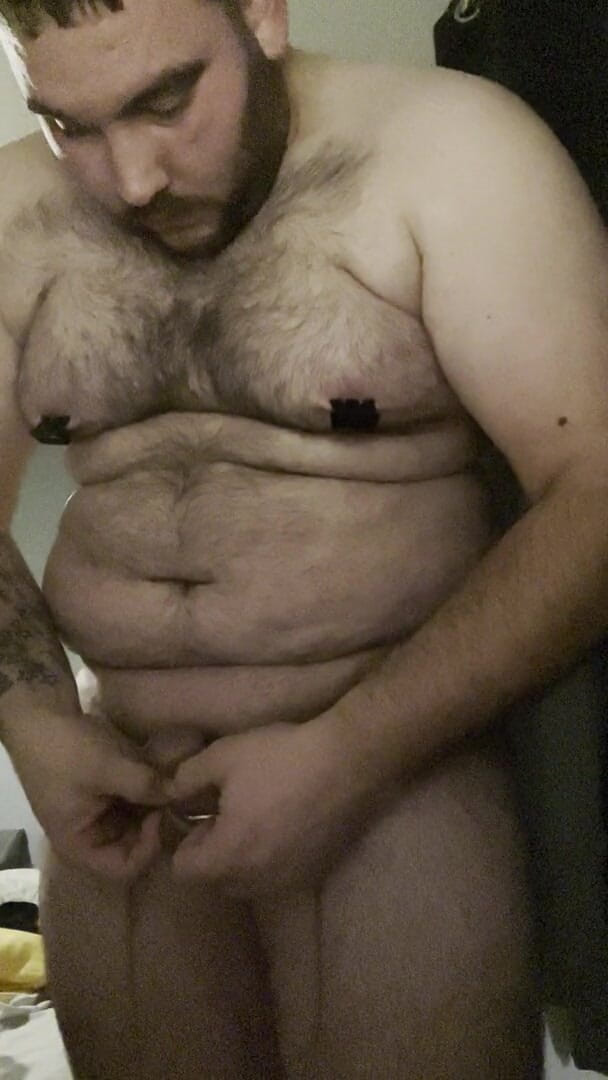 Shaun Cbt: Wiązanie kogutów i kul z zaciskami na sutki i crossdressing...