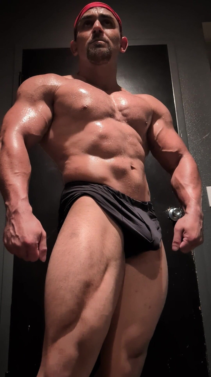 Benji Bastian: hot mansal bodi bildar nagn hokar poj deti aur phleks...