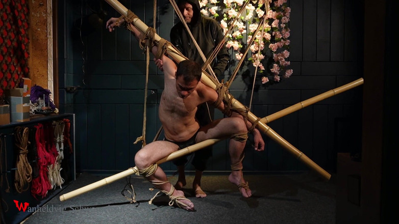 Wanheldvig: Zeus Cantik Diikat Dengan Tali Jute Shibari Elegance Dalam Ketegangan...