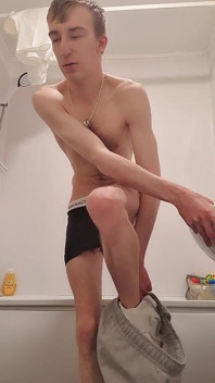 Cute Twink Getting Naked for Bath and Waking Massive Cock