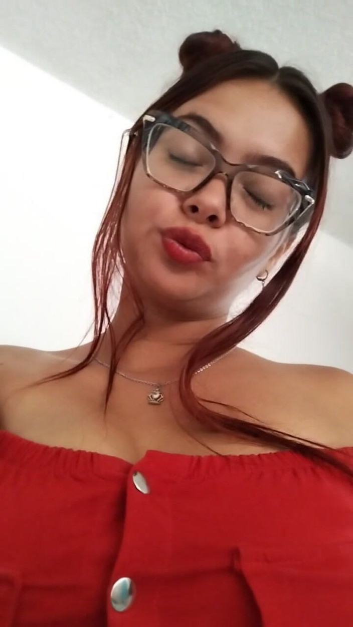 Colombianas amateur: 섹스하고 싶어하는 시크한 Ac 빨간 머리