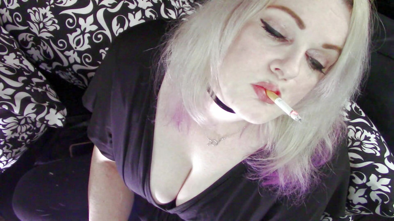 Smoke Temptress Annie Vox - Smoking Fetish: kaali poshaak men laal ko bandhna