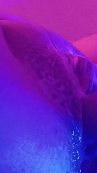 Ich komme zweimal hintereinander mit meinem großen Sperma-Dildo