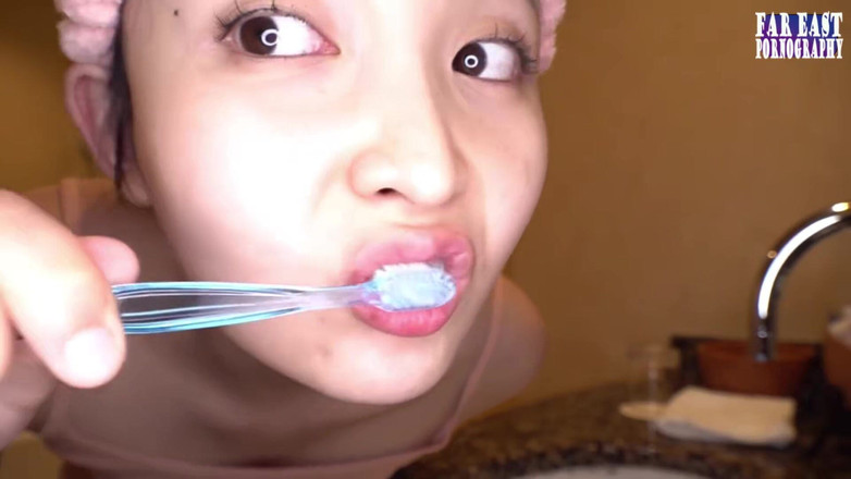 Far East pornography: Bersiar-siar krim dengan usik yang mulut, mengusik, menjimatkan setiap fasa...