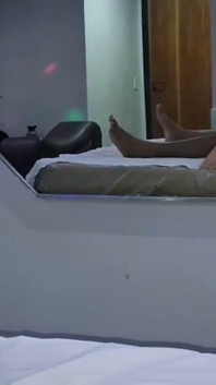 Corriendo dos veces con una chica joven