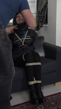 Luna Grey - pérová bunda bondage HD