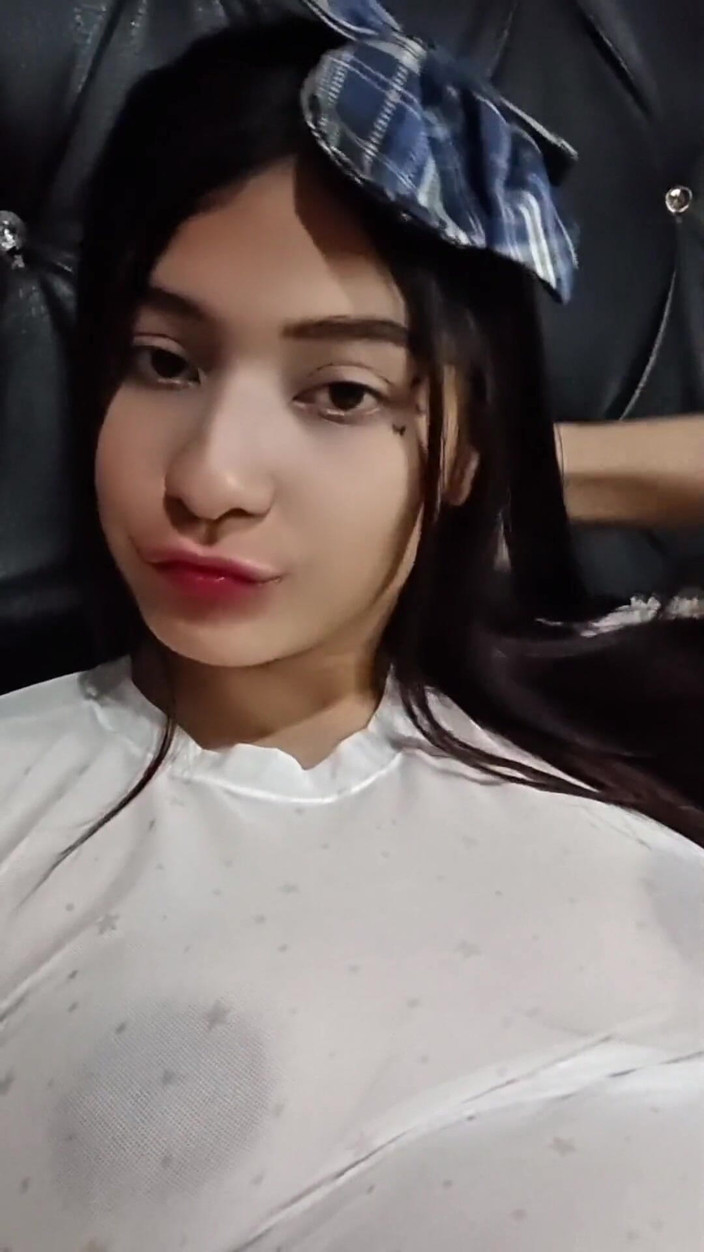 Yuli and tony: L'attrice porno si masturba