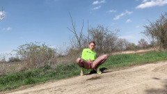 Claudia Macc: Dreifaches pissen im freien