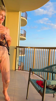 В нашем отеле Waikiki - подвесы, закат и сло-мо душ