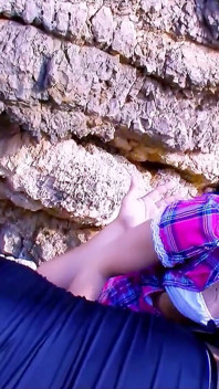 Latynoska chuda nastolatka Penelope Tiger dostaje anal zerżnięta przez ojczym na plaży