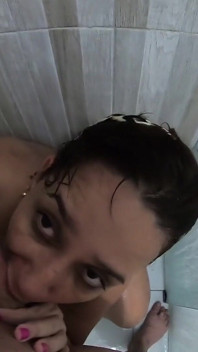 MILF Fills Her Mouth with Cum in the Shower