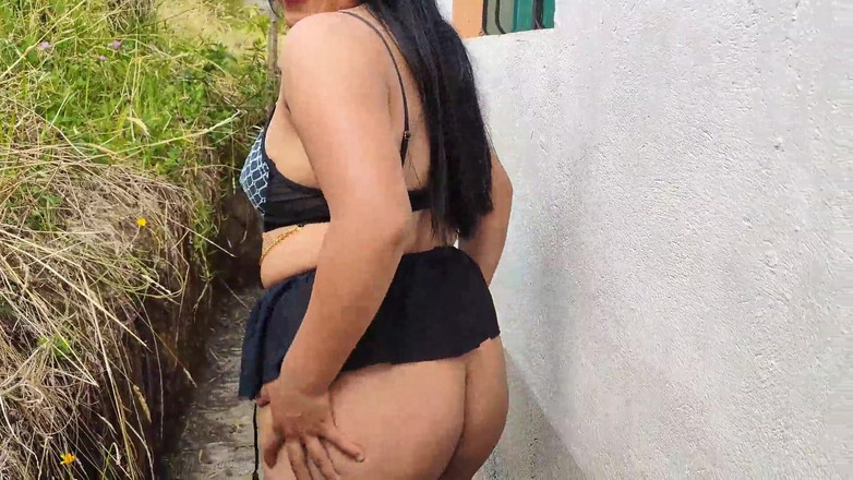 Karla love: 粗暴肛交湿润的阴户并吞下菊花里的精液