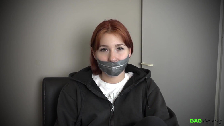 Gag Attack: Red Foxy - pita PVC tersedak
