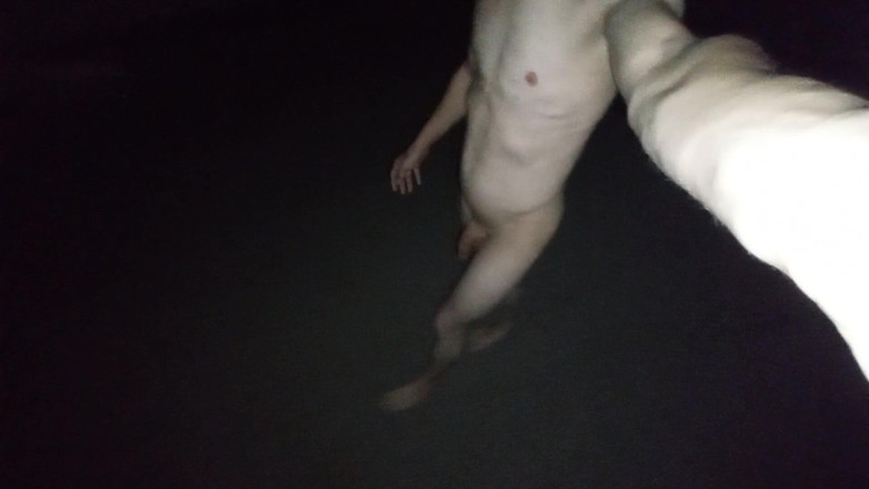 Dan Eagle: Camminando nuda per strada