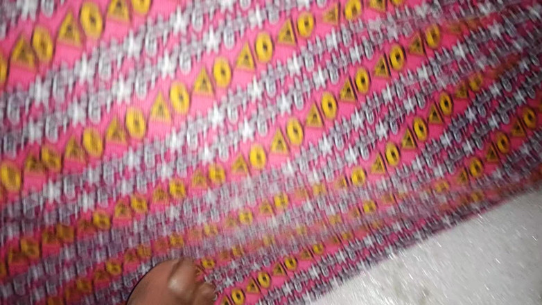 Catchybusty: Cewek itu sama sepupu tirinya di ranjang