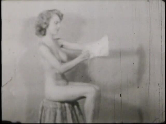 Vintage Usa: Hot vintage MILFS sensual stripping