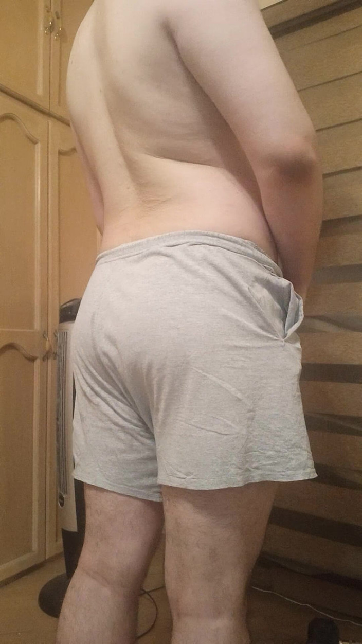 Himbo_Fox: Beefy Stud idzie komandosem i popisuje się