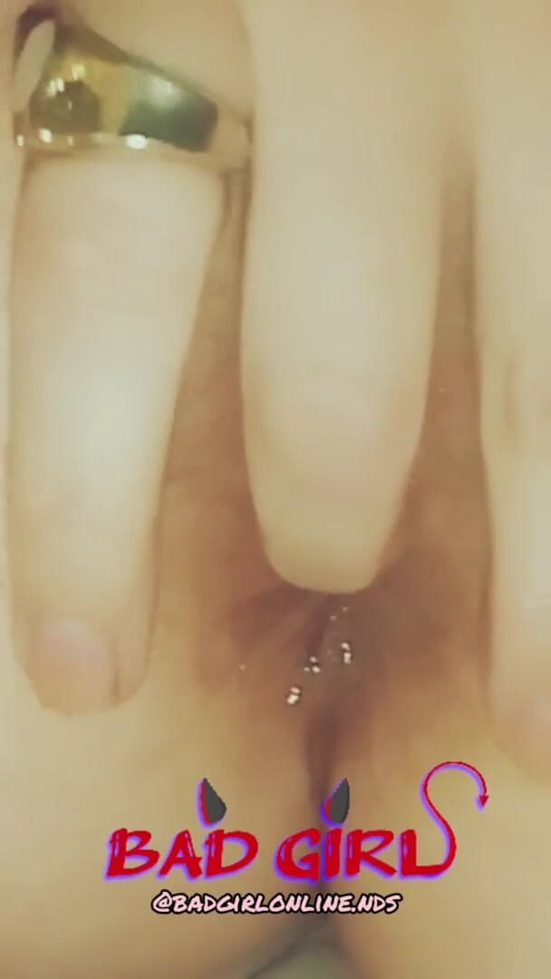 tunoviaputita: Справжня аматорська дівчина крупним планом. Трахання пальцями мокрої пизди