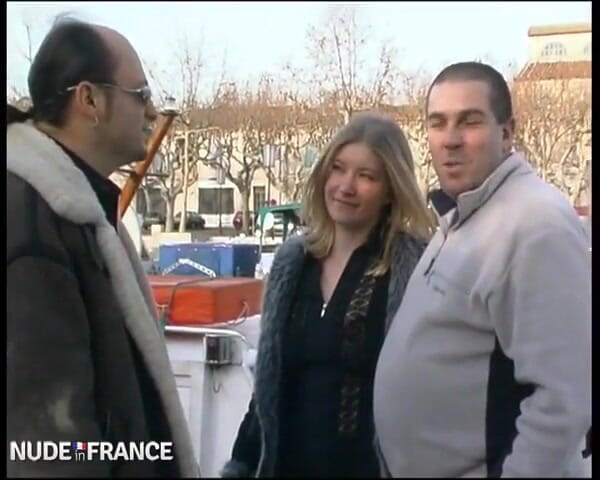 La France a Poil: Tânăra Flo este atât de drăguță încât soțul ei o va împrumuta...