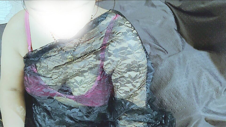 Bhabi8068: Tía india con vecino chico mientras nadie en casa