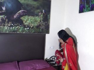 Bollywood porn: Hintli kadın Neghbour&#039;un kayınbiraderi tarafından sikiliyor. Tam Hintçe ses