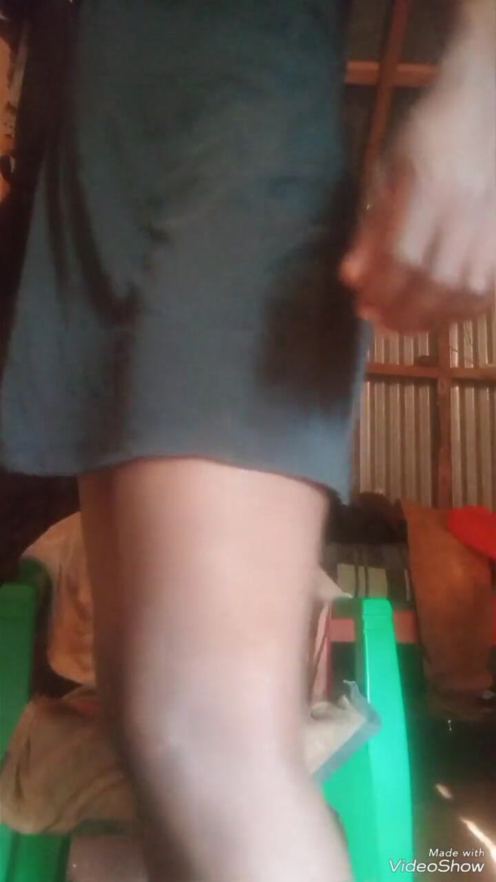 Sexyjayla254: Sexyjayla254 acariciando seu pau e atirando grande porra