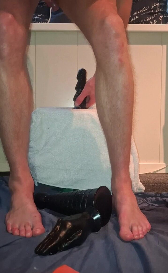 NoFace Twink X: Solo gay anal play - enorme consolo e orgasmo mijando