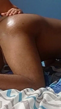 Mature Woman Gives a Hot Massage to the Cuckold Who Cheats on His Wife