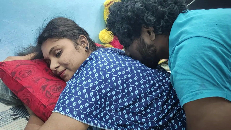 Vaishnavysharunraj: Cul nocturne, romance avec baiser de seins