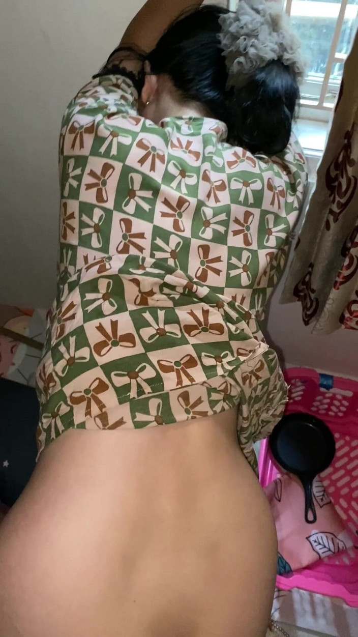 Bella Ivanka: Paling Mantap Sensasi Ngentot Bini Tetangga, Rasanya Menantang Tapi Bikin...