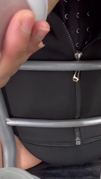 Hucow milf melkt haar enorme hh-cup tieten