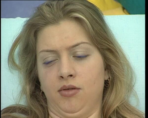 YOUR FIRST PORN: Geile Haarige Sau Angela - Nadržené chlupaté prase Angela