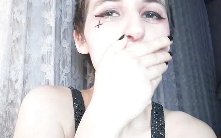 Juno Electra: Giantess laughs at your tiny dick