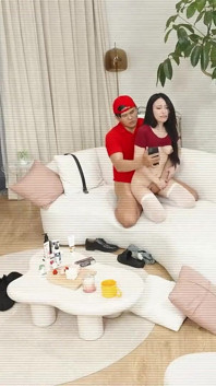 Modelmedia Asia - 配達ドライバーがゴールドディガーと性交