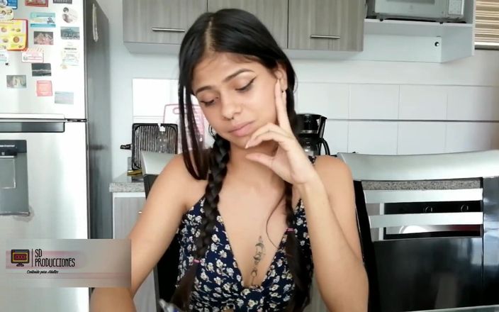 Britany: ¡Ayúdame con mi tarea y tendrás mi coño apretado! ¡Te va...