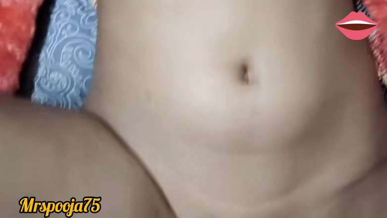 Mrspooja75: 남편이 사무실에 갔을 때 내 집에서 나를 따먹는 이웃