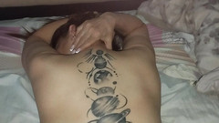 DulceVaginasPRO: Dulcevaginaspro - 我看到她躺着，我插入了她的手指，然后它们湿了出来